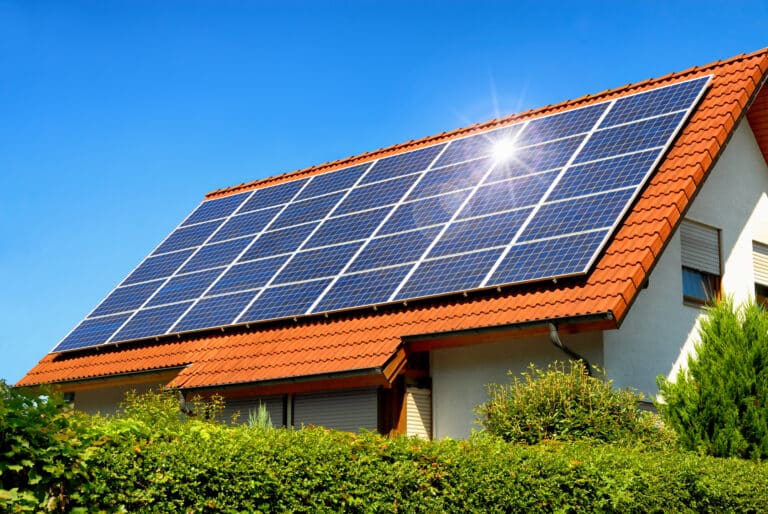 3 succès en France avec les panneaux photovoltaïques et Master Energie